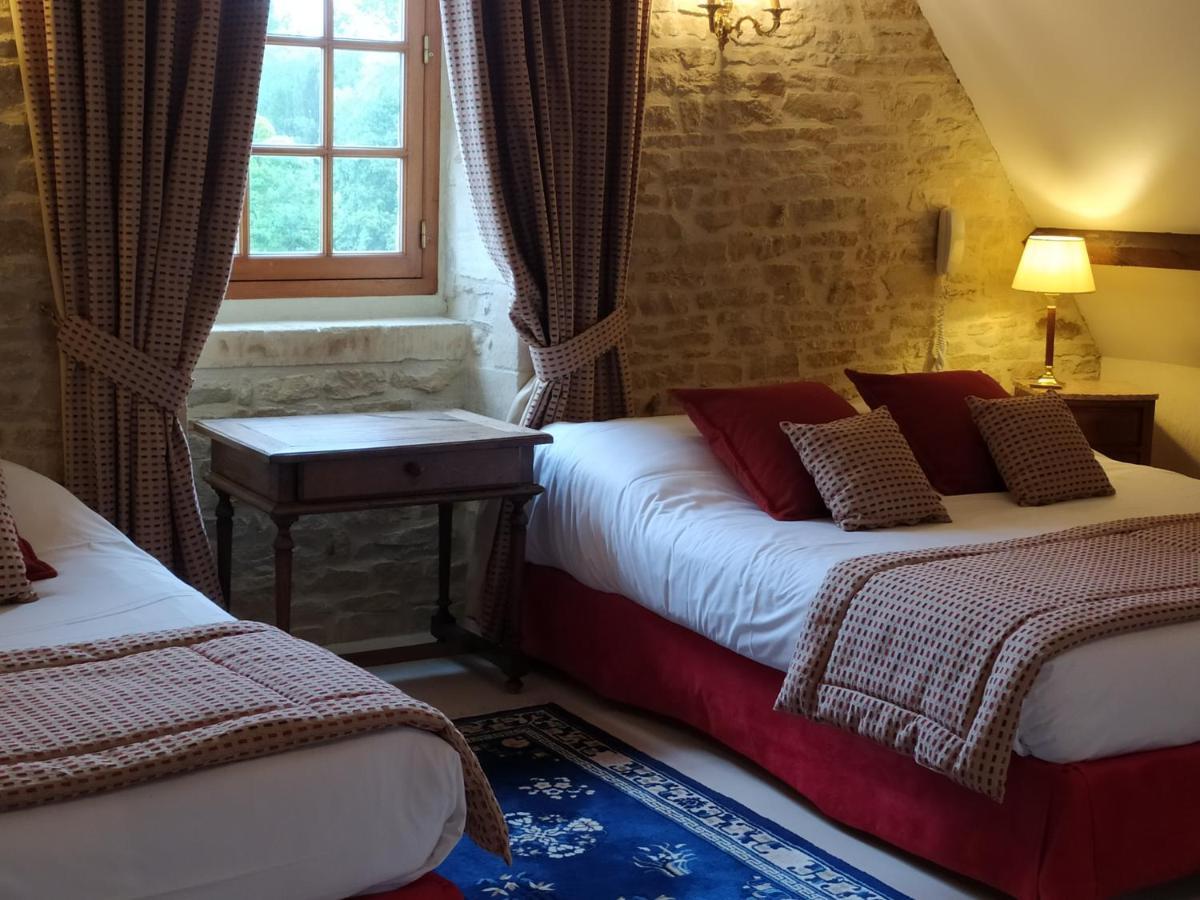 Hotel Le Manoir De Mathan Crepon A La Campagne 5 Mn D'Arromanches Et 10 Mn De Bayeux Exterior photo