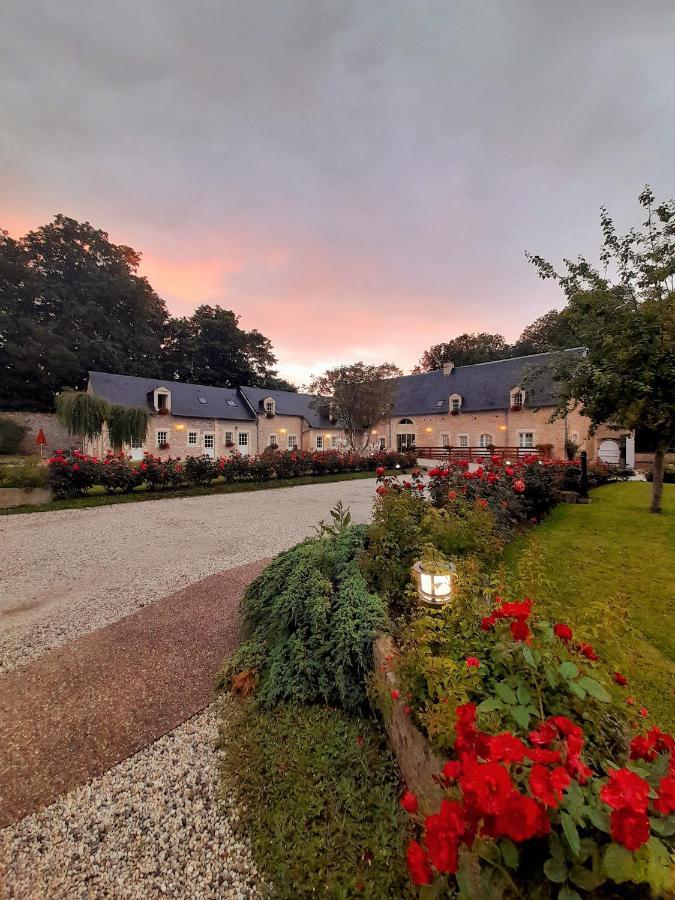 Hotel Le Manoir De Mathan Crepon A La Campagne 5 Mn D'Arromanches Et 10 Mn De Bayeux Exterior photo